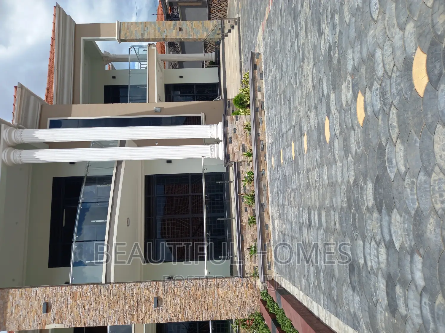 Furnished 6bdrm Duplex in Kira Ministers for sale