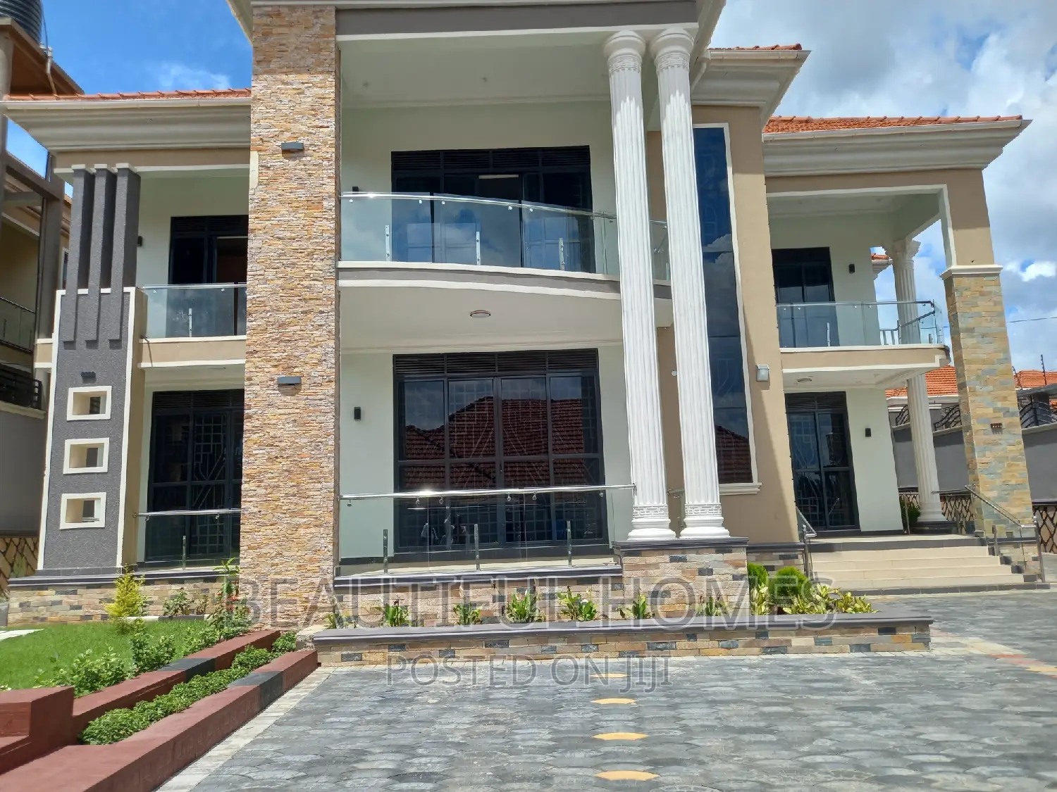 Furnished 6bdrm Duplex in Kira Ministers for sale
