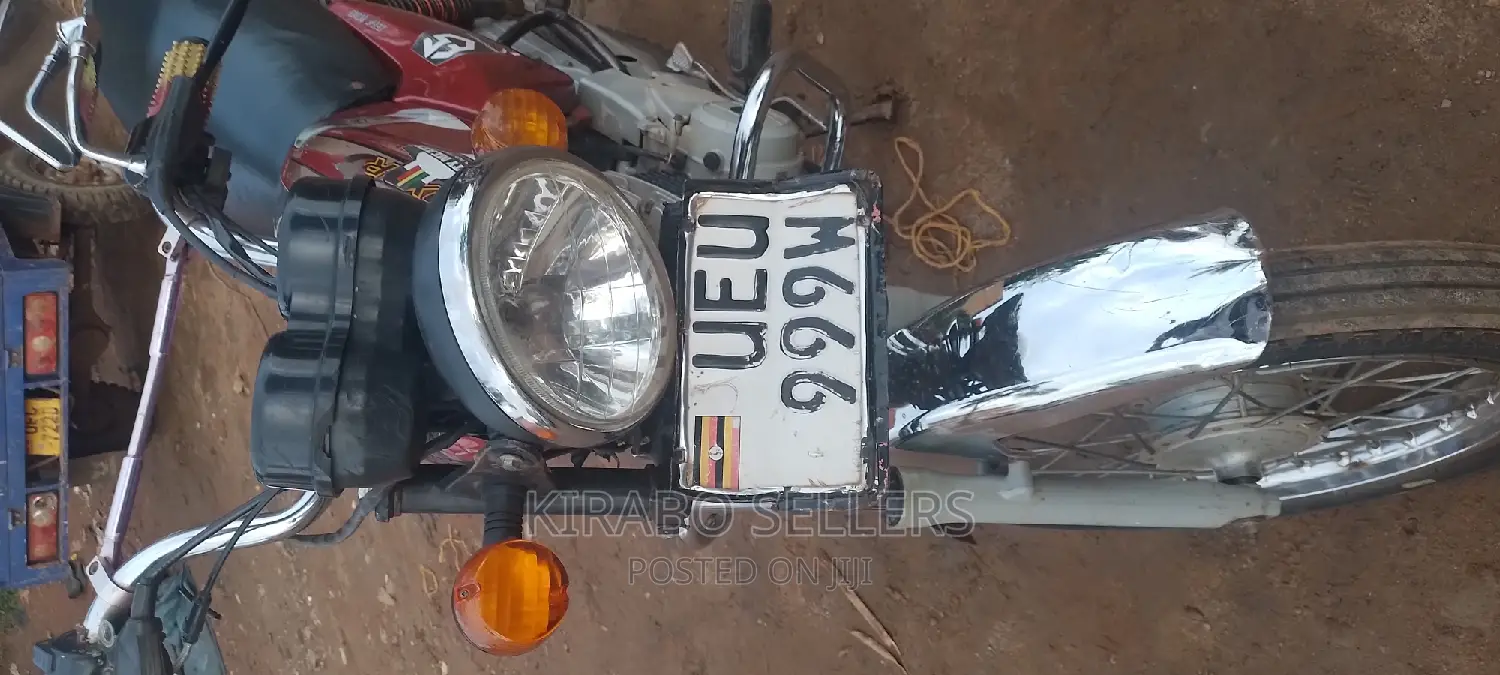 Bajaj Boxer 2018 Red