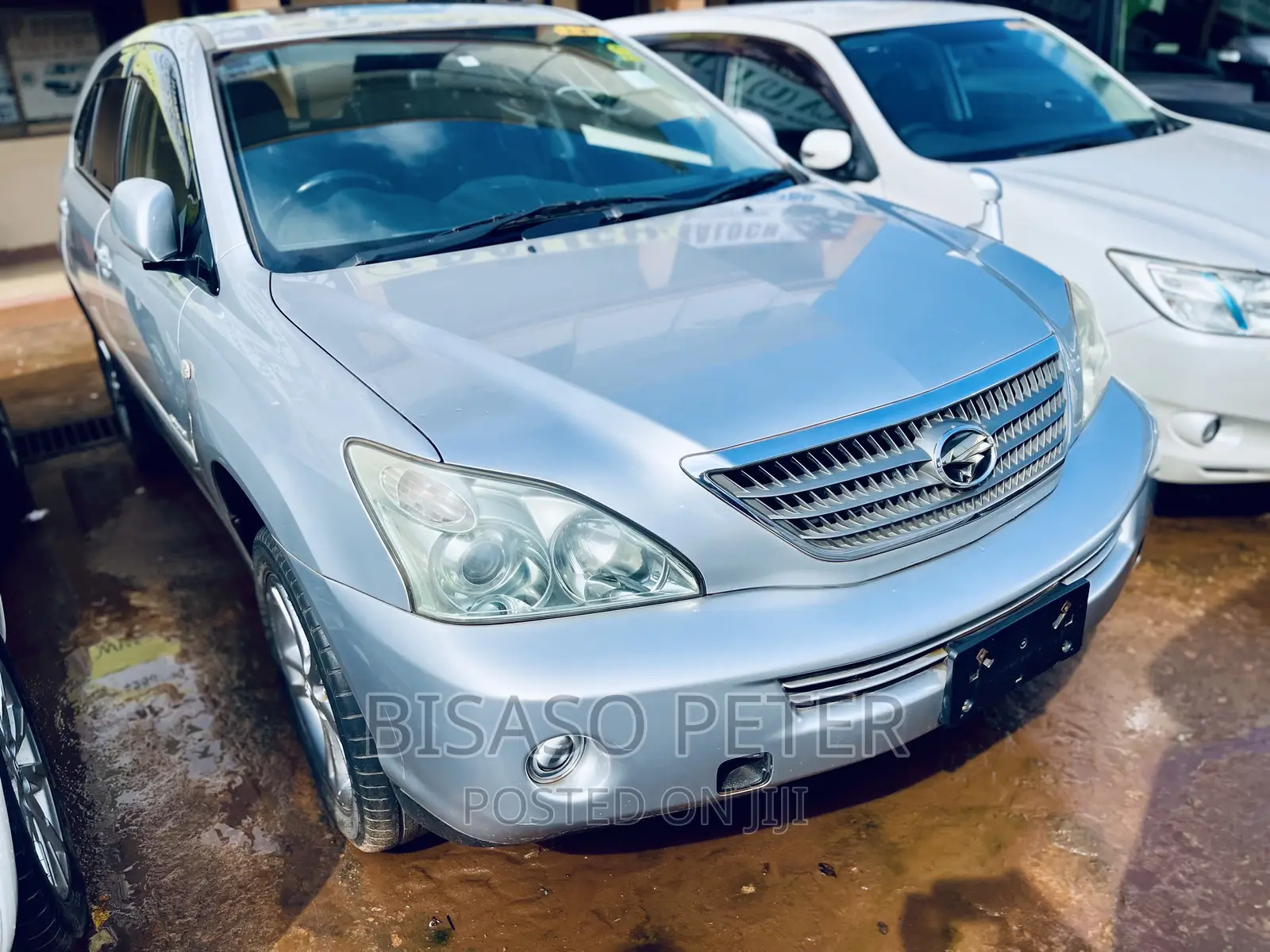 Toyota Harrier 3.3 Hybrid 4WD 2011 Silver