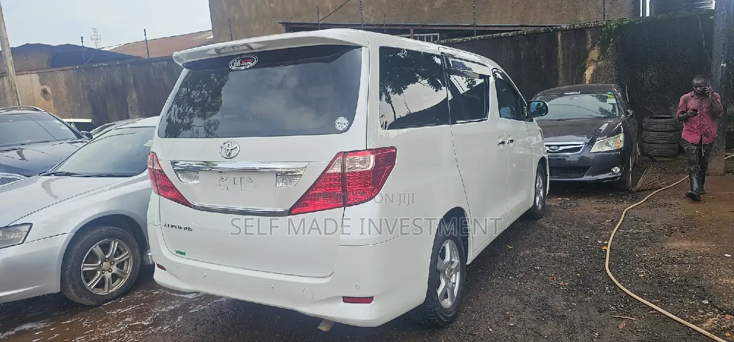 Toyota Alphard 2010 White
