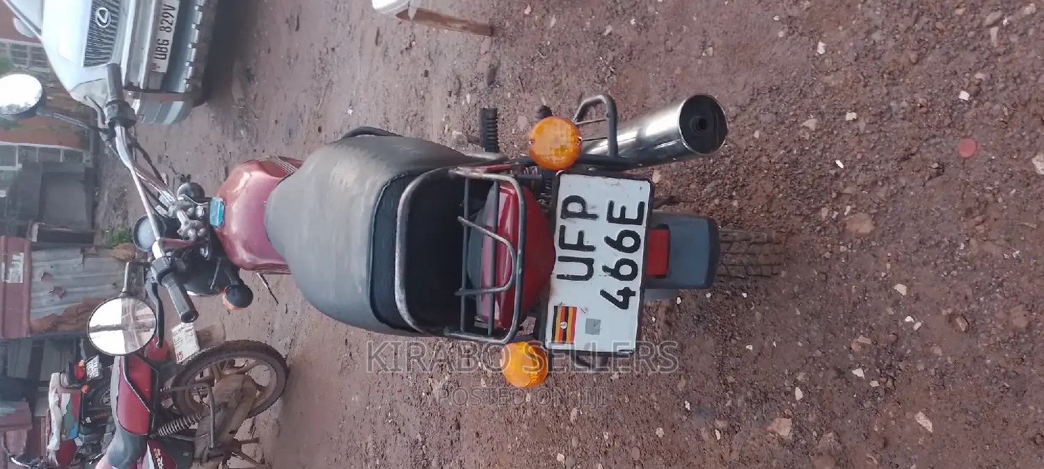 New Bajaj Boxer 100 2023 Red