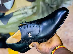 Original Louis Vuitton Lace Up Gentle Shoes