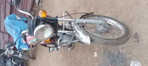 New Bajaj Boxer 100 2023 Red