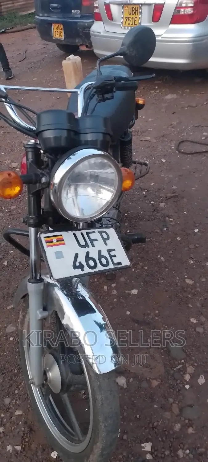 New Bajaj Boxer 100 2023 Red