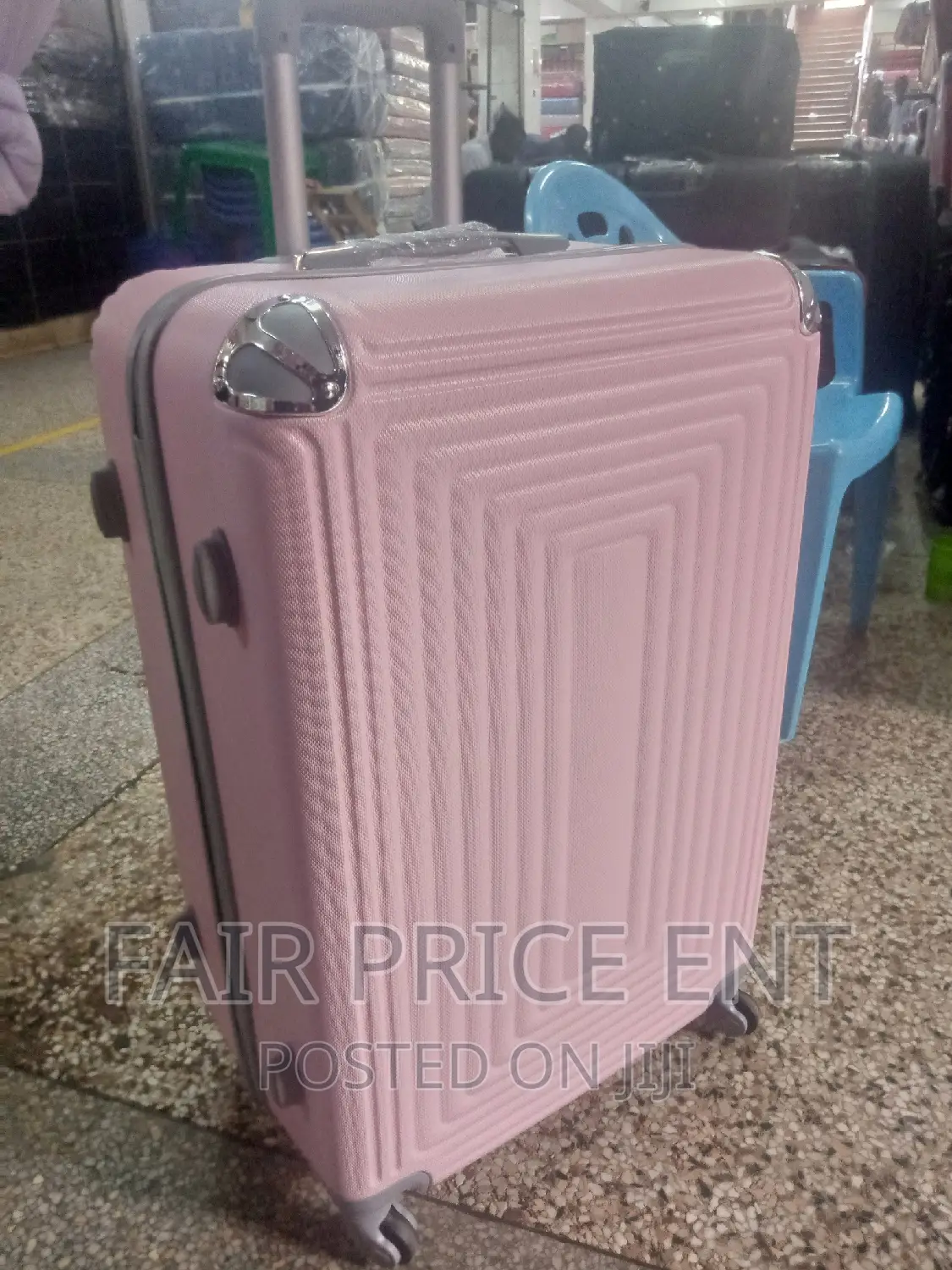 Executive Plastic Suitcase.Medium.( Pink)