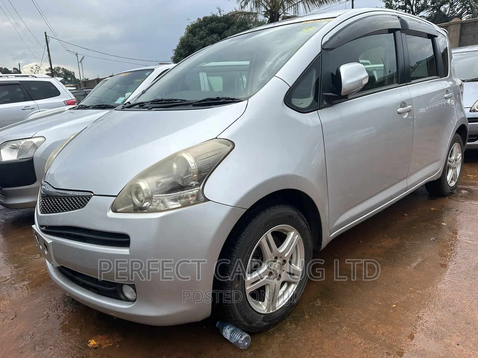Toyota Ractis 1.5 AWD 2010 Silver