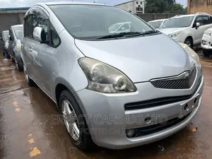 Toyota Ractis 1.5 AWD 2010 Silver