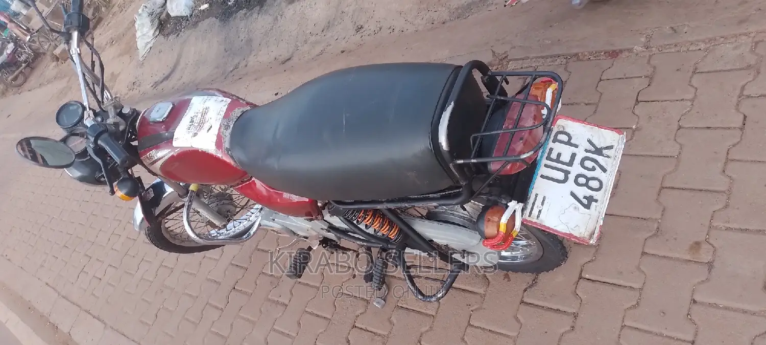 Bajaj Boxer 100 2020 Red