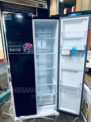 Photo - 720 Liters Samsung Black Side by Side Water Dispenser Fridge