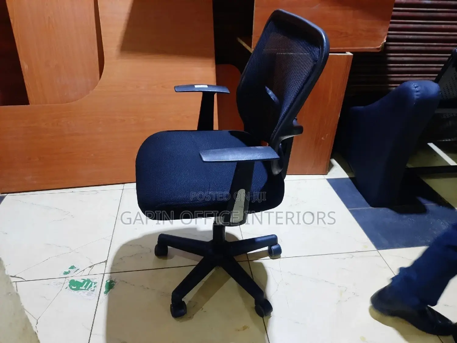 Simple Secretarial Chair