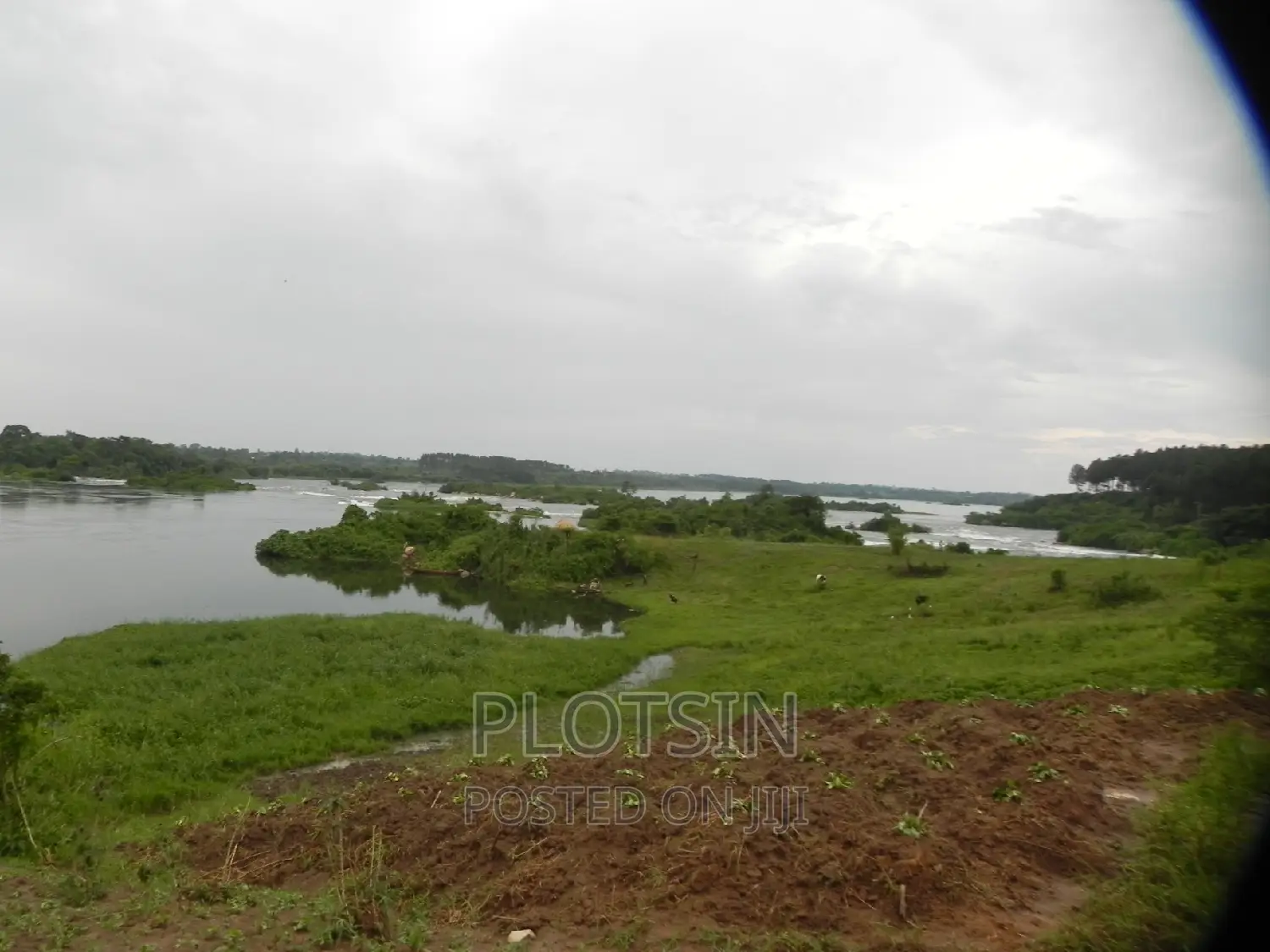 3 Acres on Busowoko Water Falls, River Nile