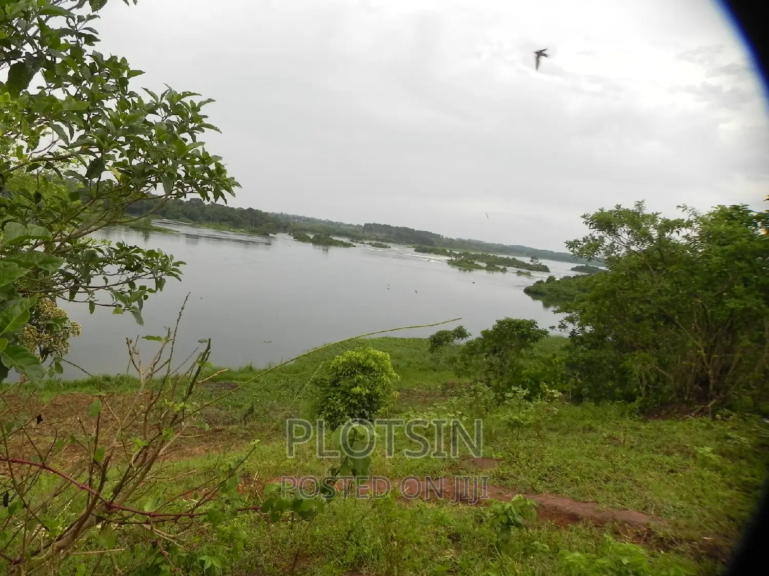 3 Acres on Busowoko Water Falls, River Nile