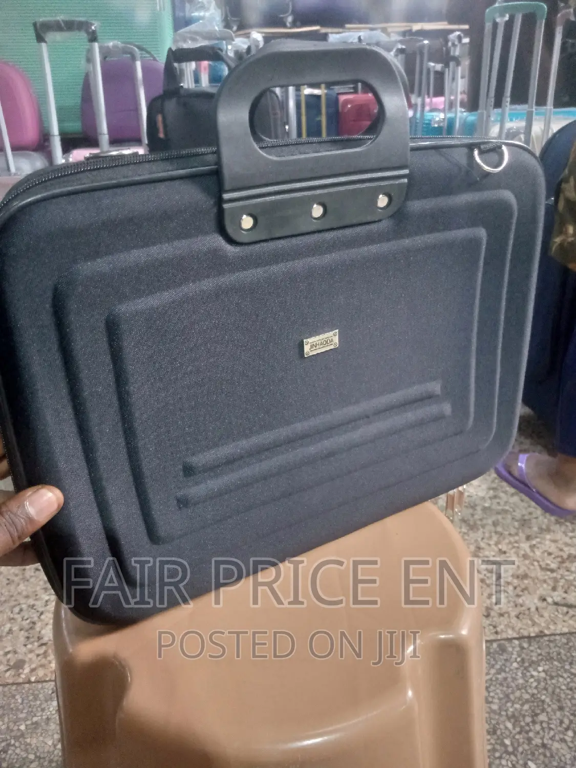 Vip Executive Briefcase. Medium.( Black)