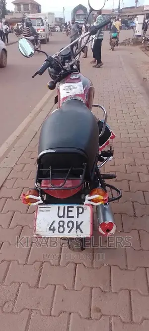 Bajaj Boxer 100 2020 Red