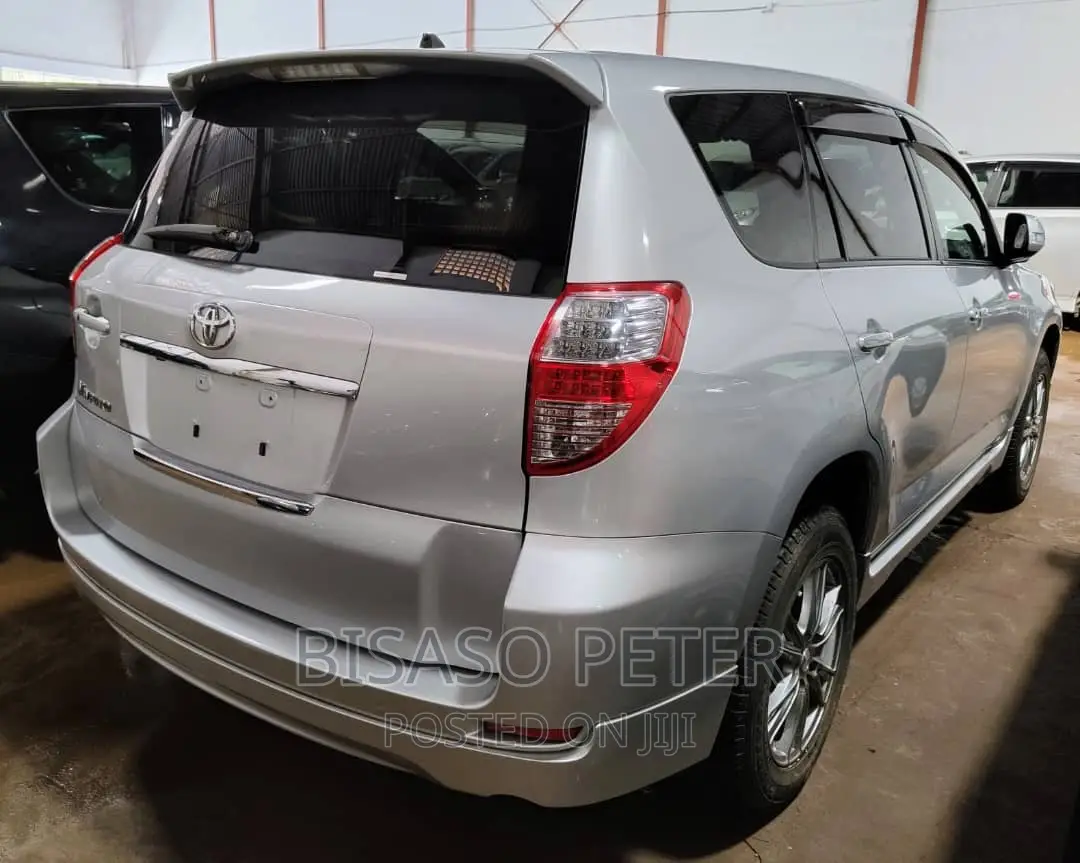 Toyota Vanguard 2009 Silver