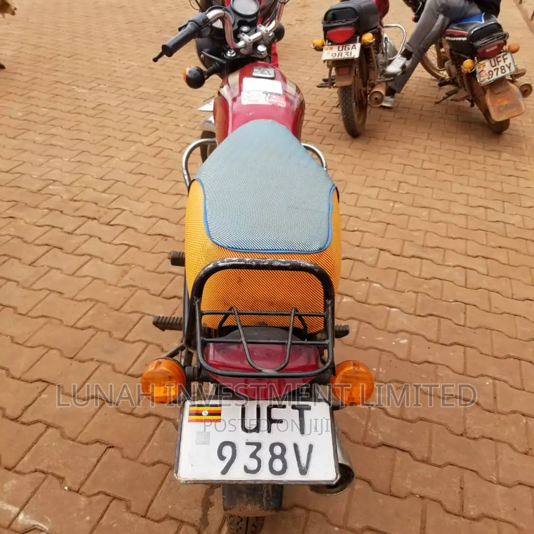 Bajaj Boxer 2023 Red