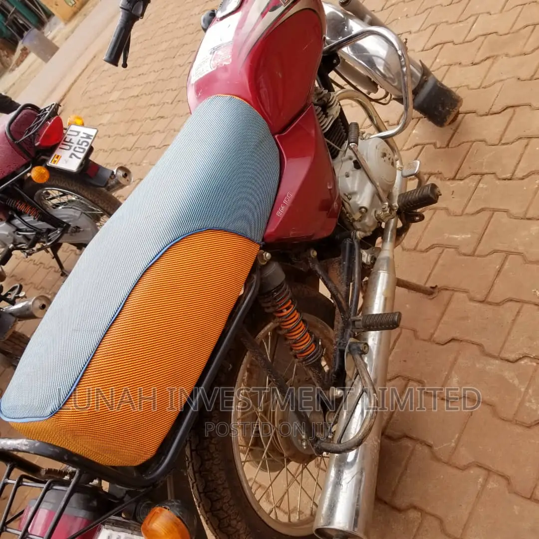 Bajaj Boxer 2023 Red