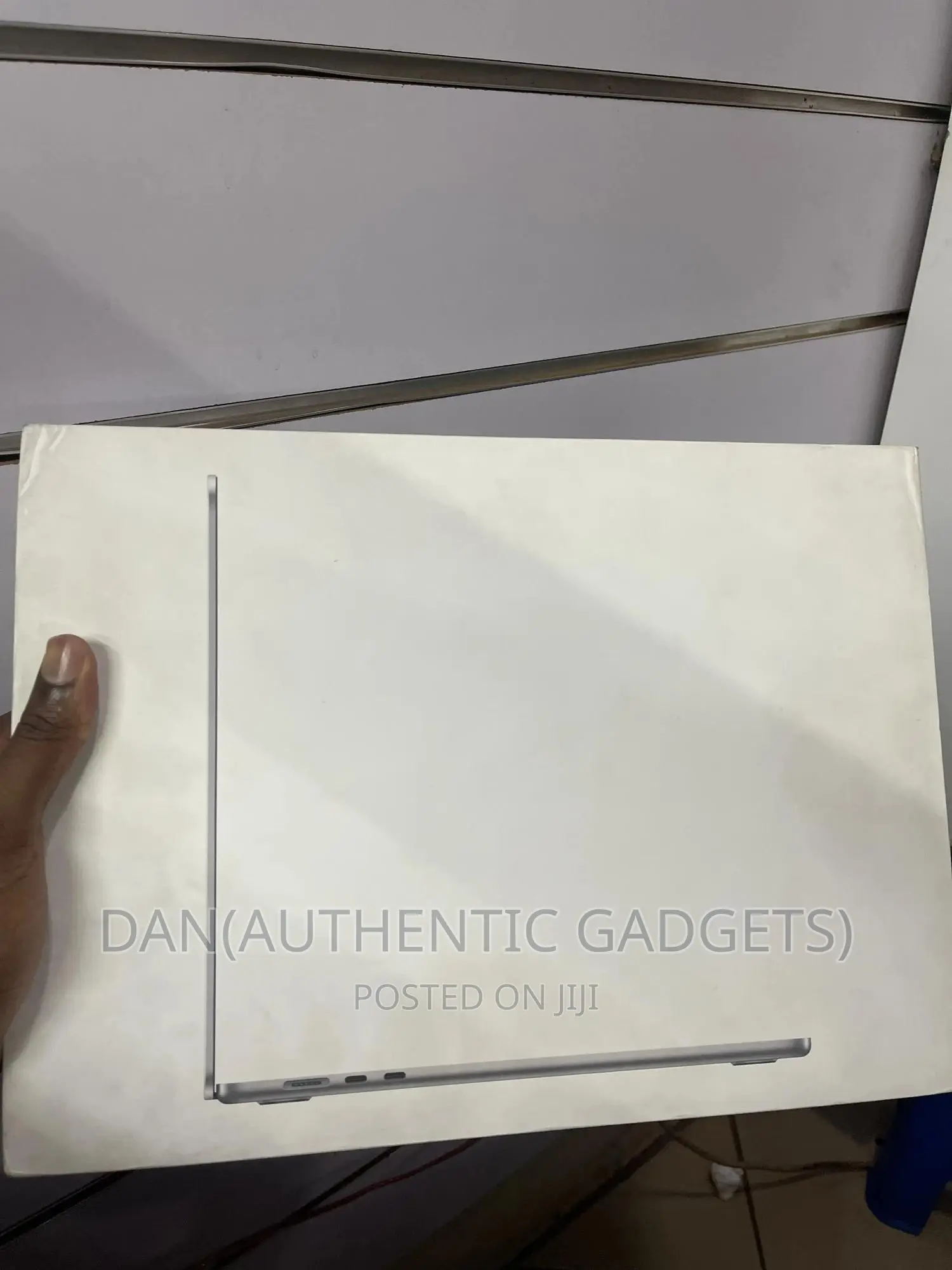 New Laptop Apple MacBook Air 2023 M2 8GB Apple M2 SSD 256GB