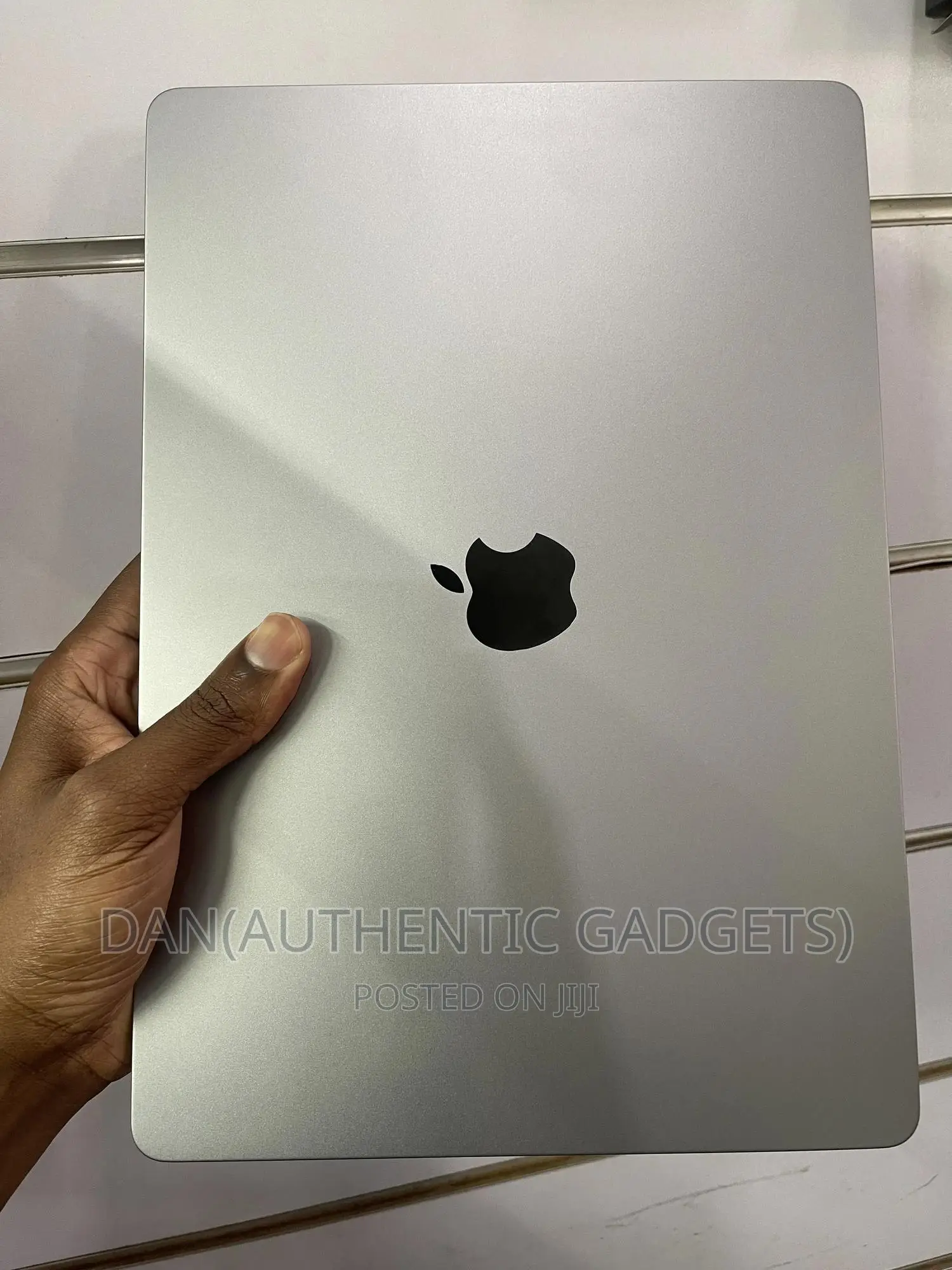 New Laptop Apple MacBook Air 2023 M2 8GB Apple M2 SSD 256GB