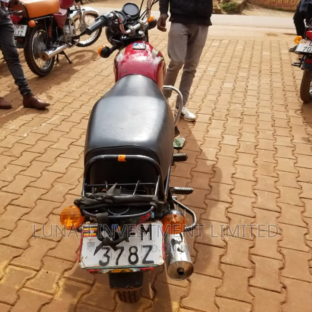 Bajaj Boxer 100 2023 Red