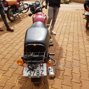 Bajaj Boxer 100 2023 Red