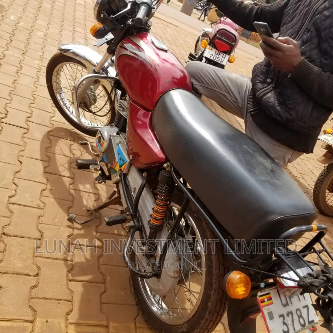 Bajaj Boxer 100 2023 Red