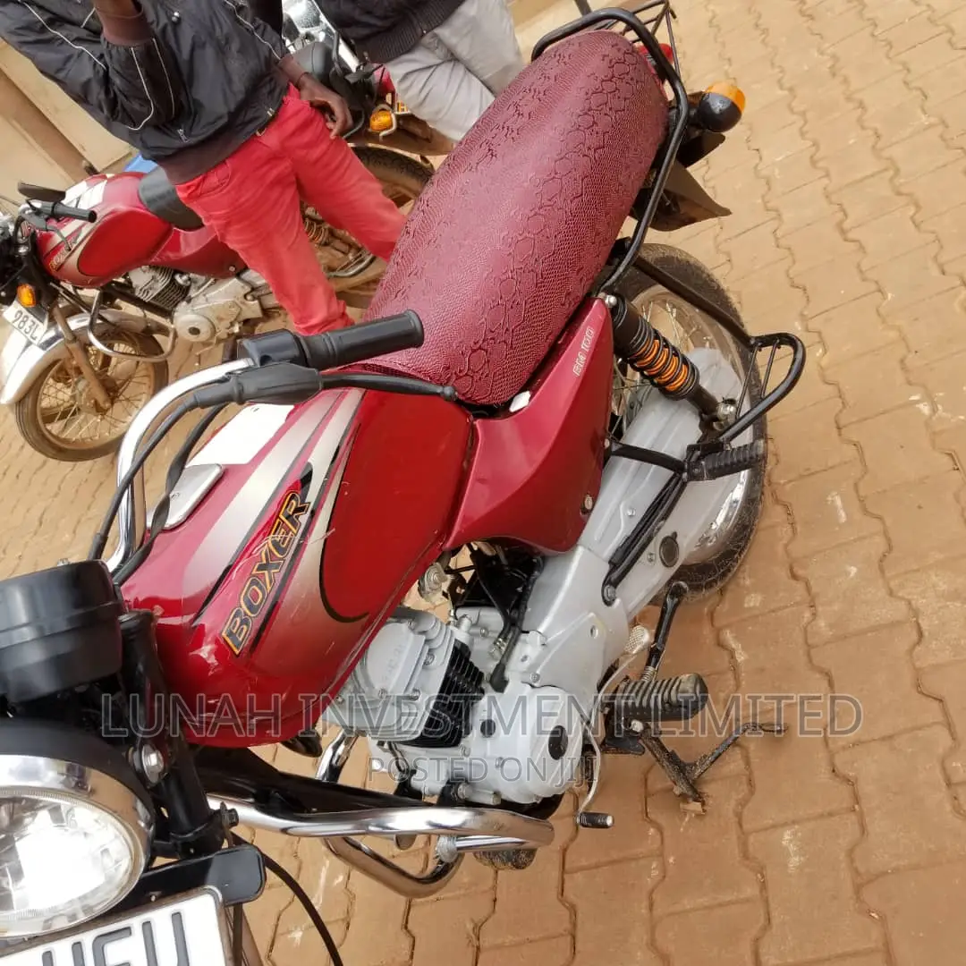Bajaj Boxer 100 2022 Red