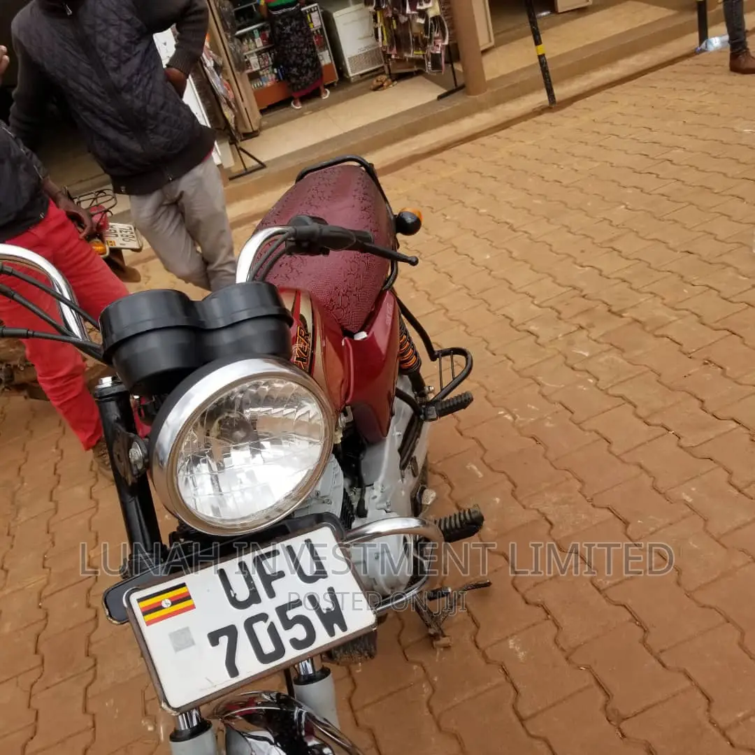 Bajaj Boxer 100 2022 Red