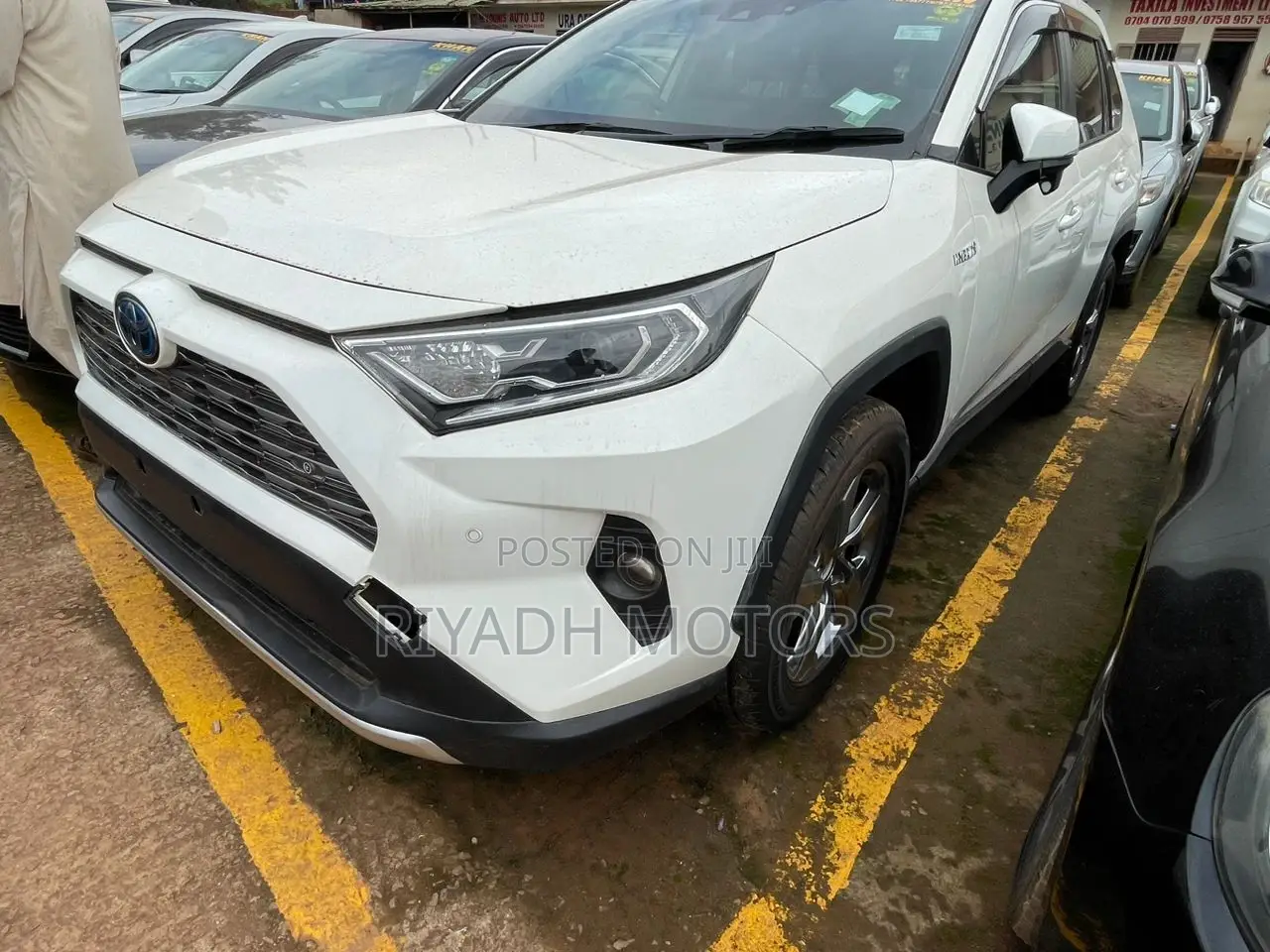 Toyota RAV4 2022 White