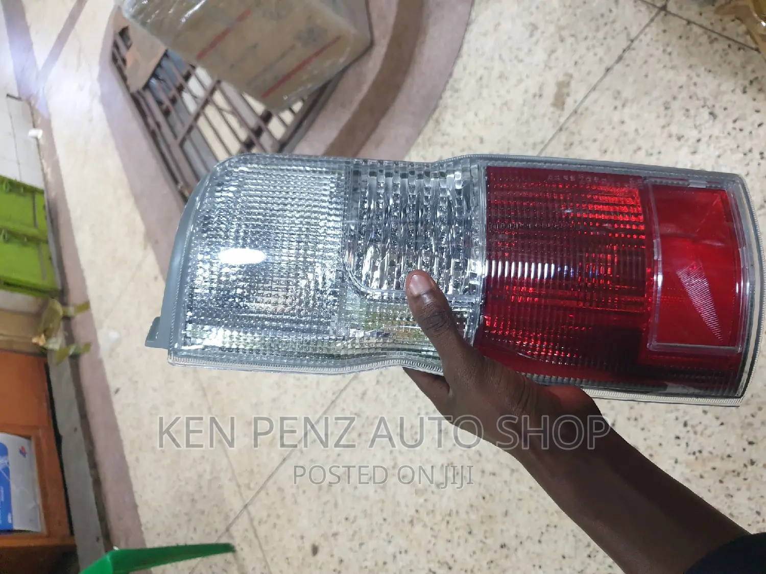 Nissan Caravan Taillamps ( 2006 - 2008)