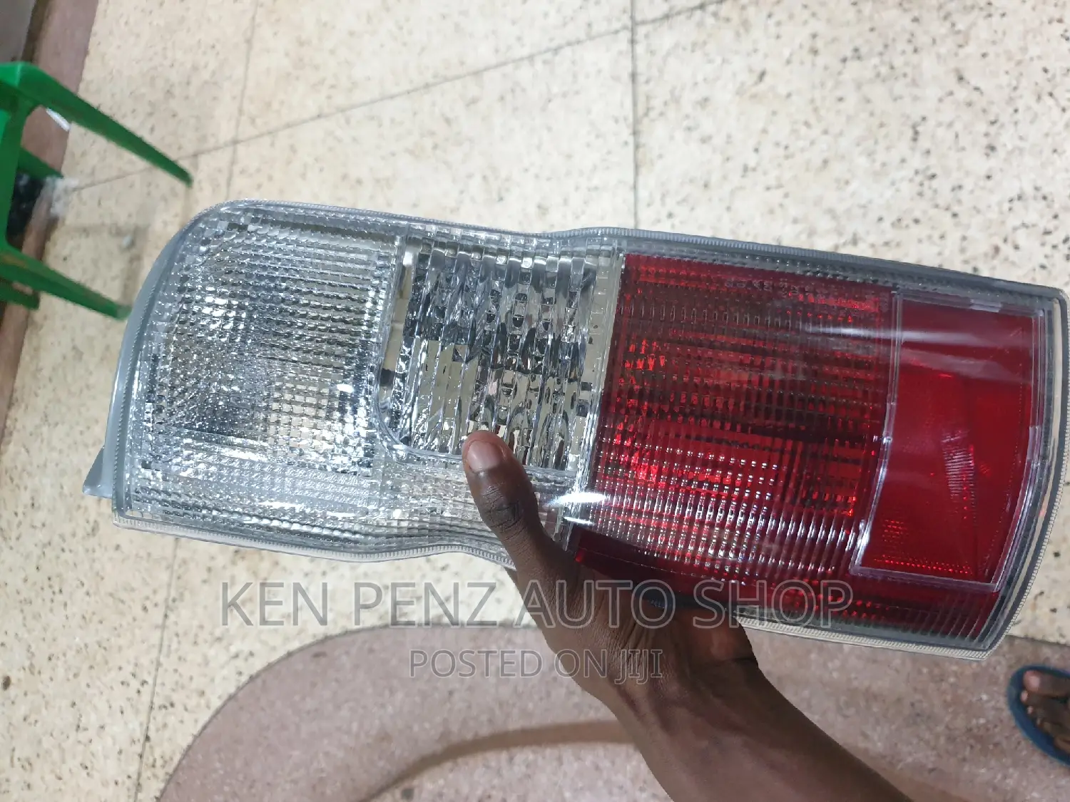 Nissan Caravan Taillamps ( 2006 - 2008)