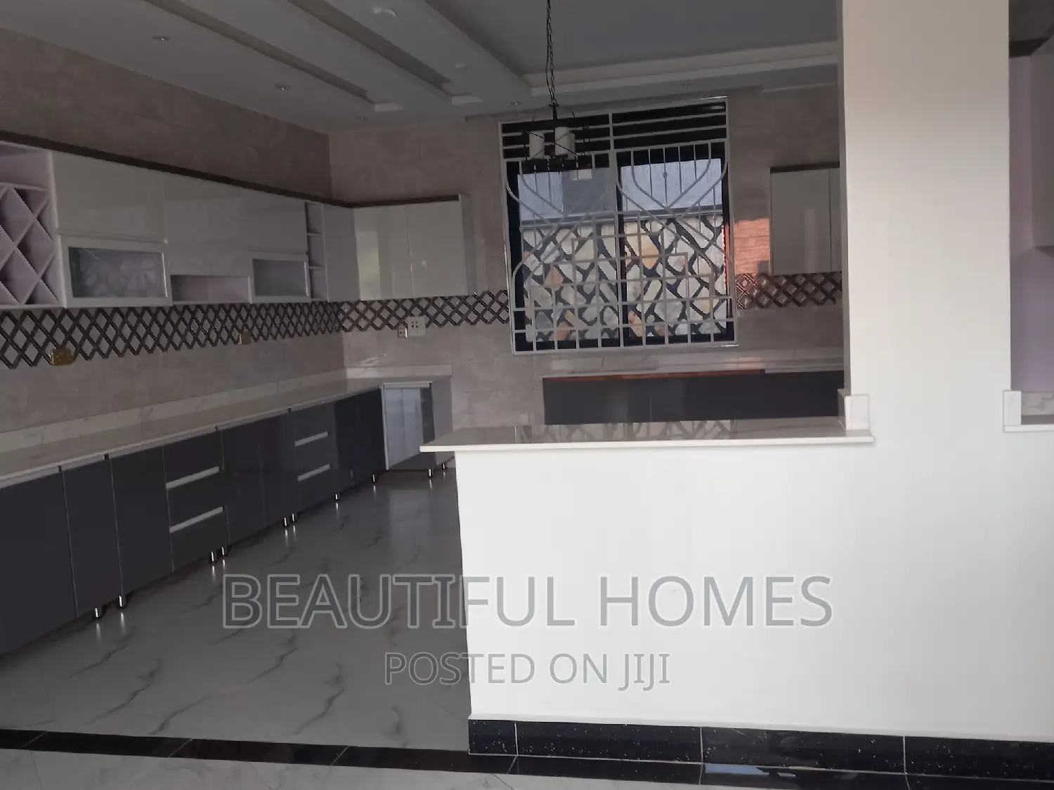 Furnished 6bdrm Duplex in Kira, Central Division for sale