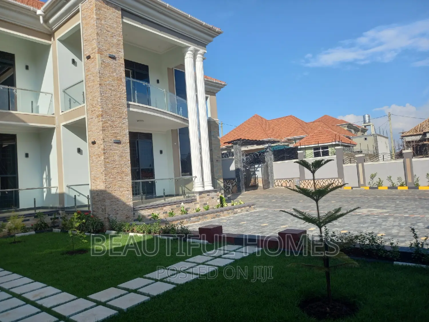 Furnished 6bdrm Mansion in Kira Corporate Zone for sale