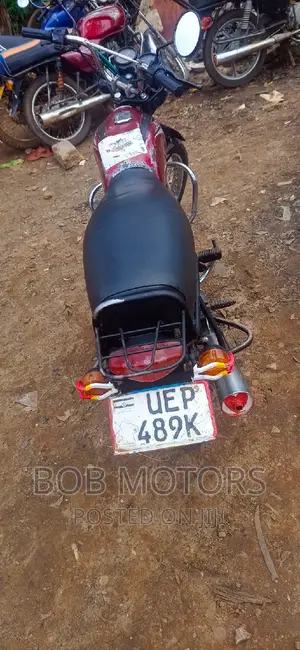 Bajaj Boxer 100 2016