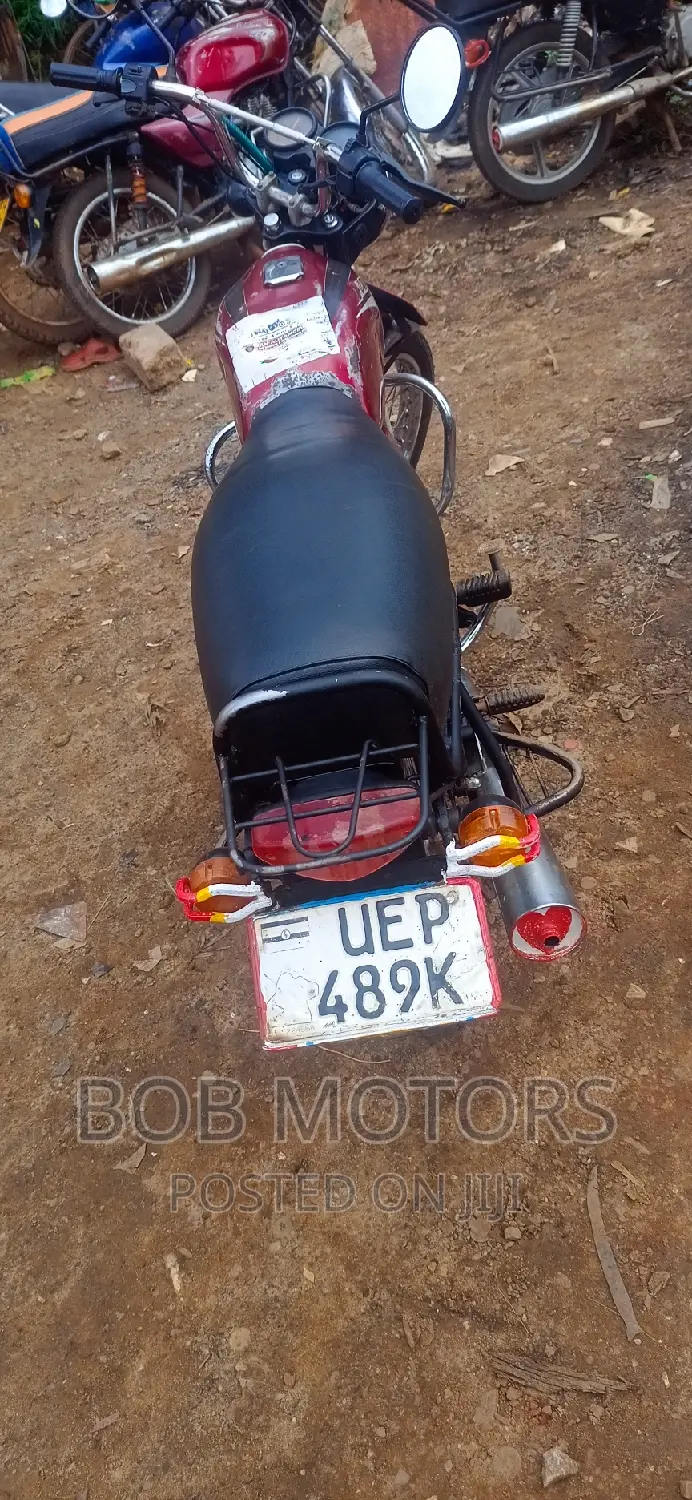 Bajaj Boxer 100 2016