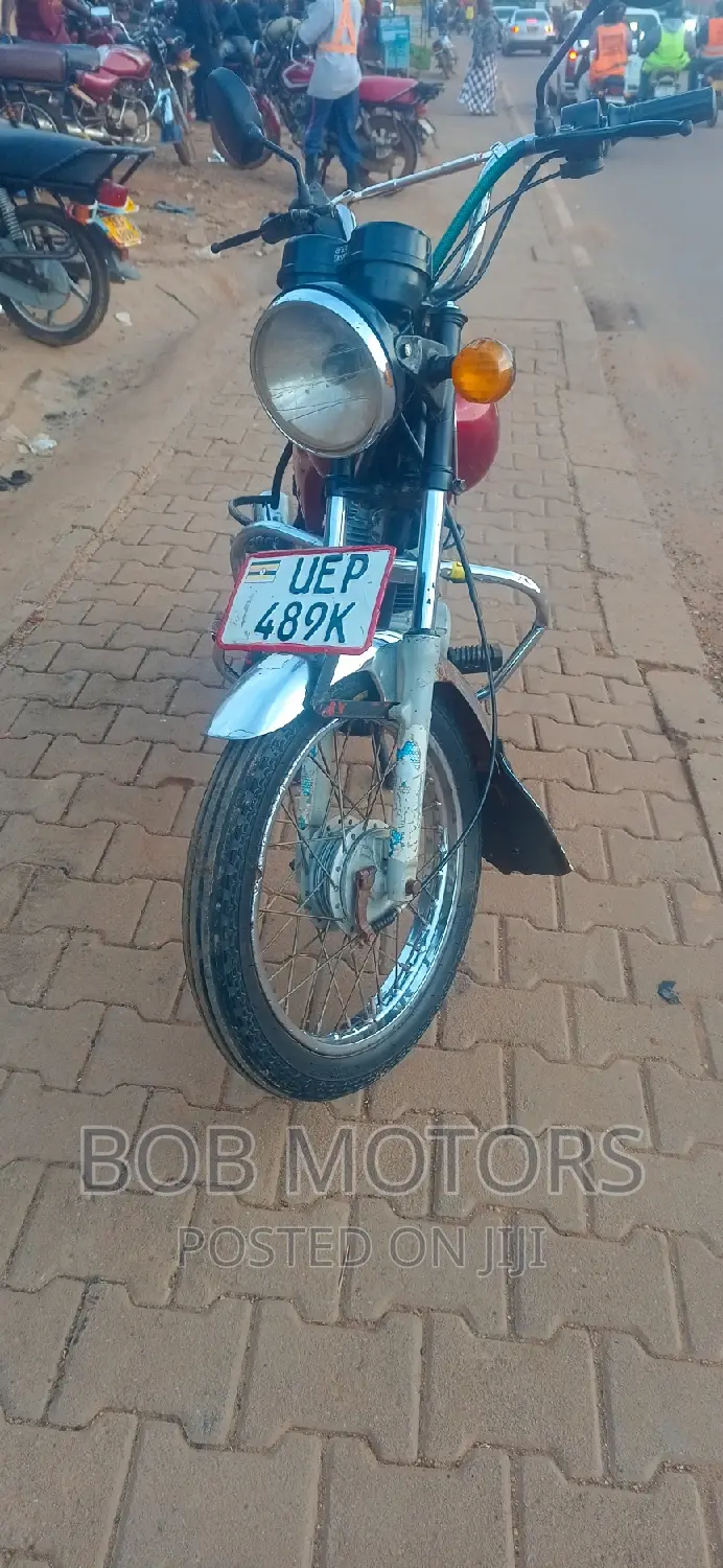 Bajaj Boxer 100 2016