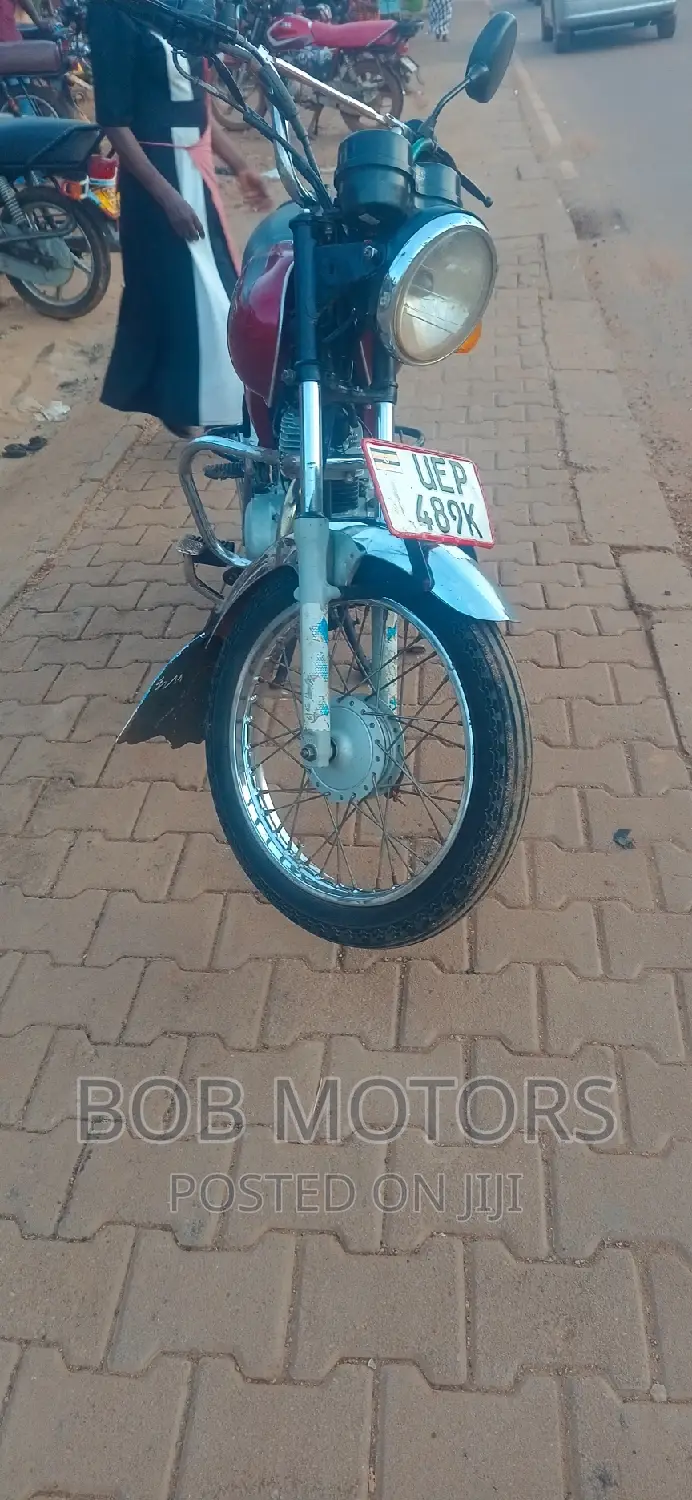 Bajaj Boxer 100 2016