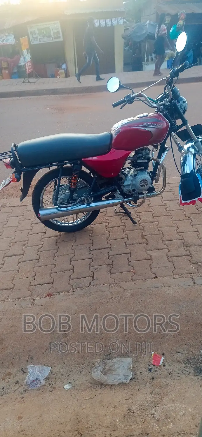 Bajaj Boxer 100 2016