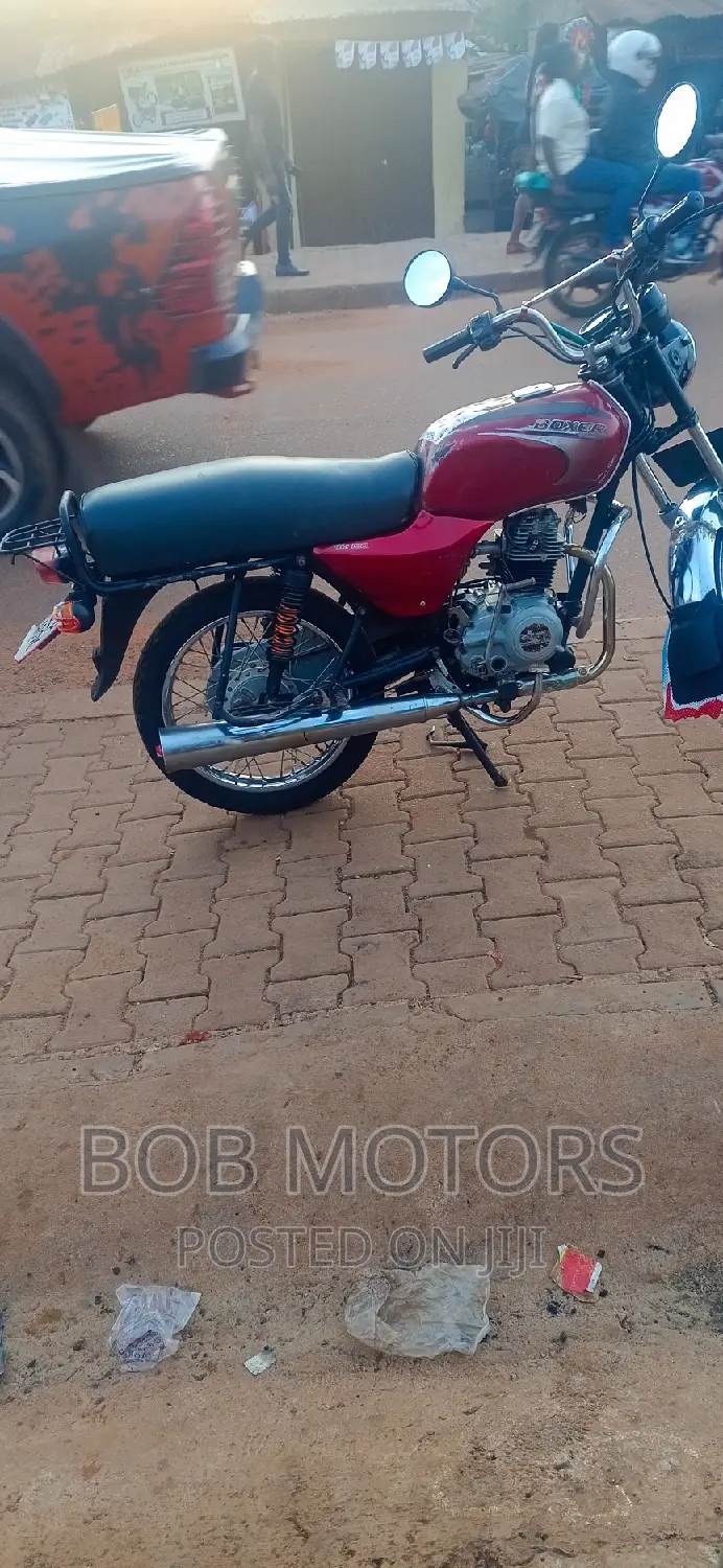 Bajaj Boxer 100 2016