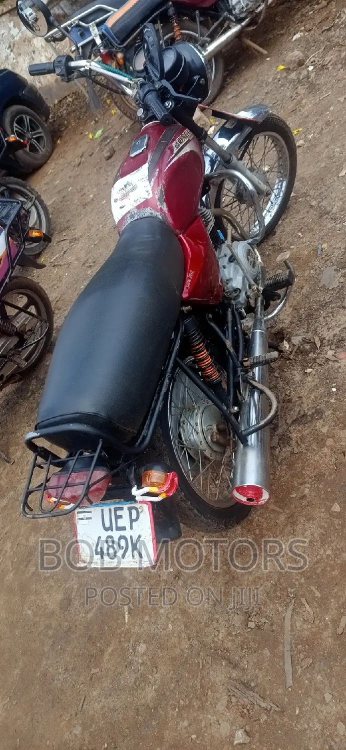 Bajaj Boxer 100 2016