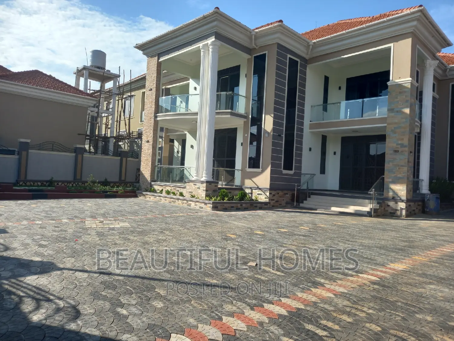 Furnished 6bdrm House in Kira Tarmacked for sale
