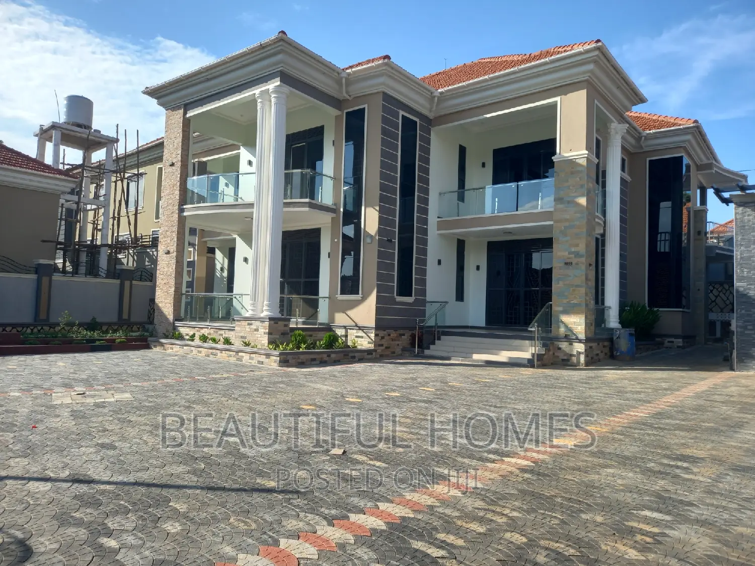 Furnished 6bdrm Duplex in Kira Mamerito for sale