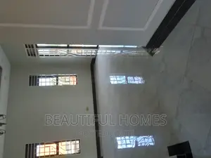 Furnished 6bdrm Duplex in Kira Mamerito for sale
