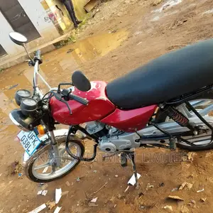 Bajaj Avenger 180 2022 Red