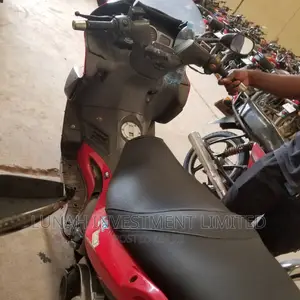 Suzuki Sport 2020 Red