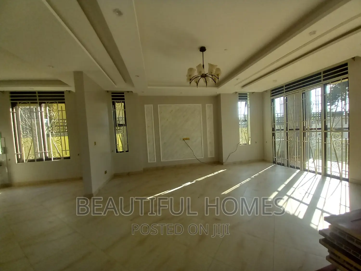 Furnished 6bdrm Mansion in Kira Mamerito Road for sale