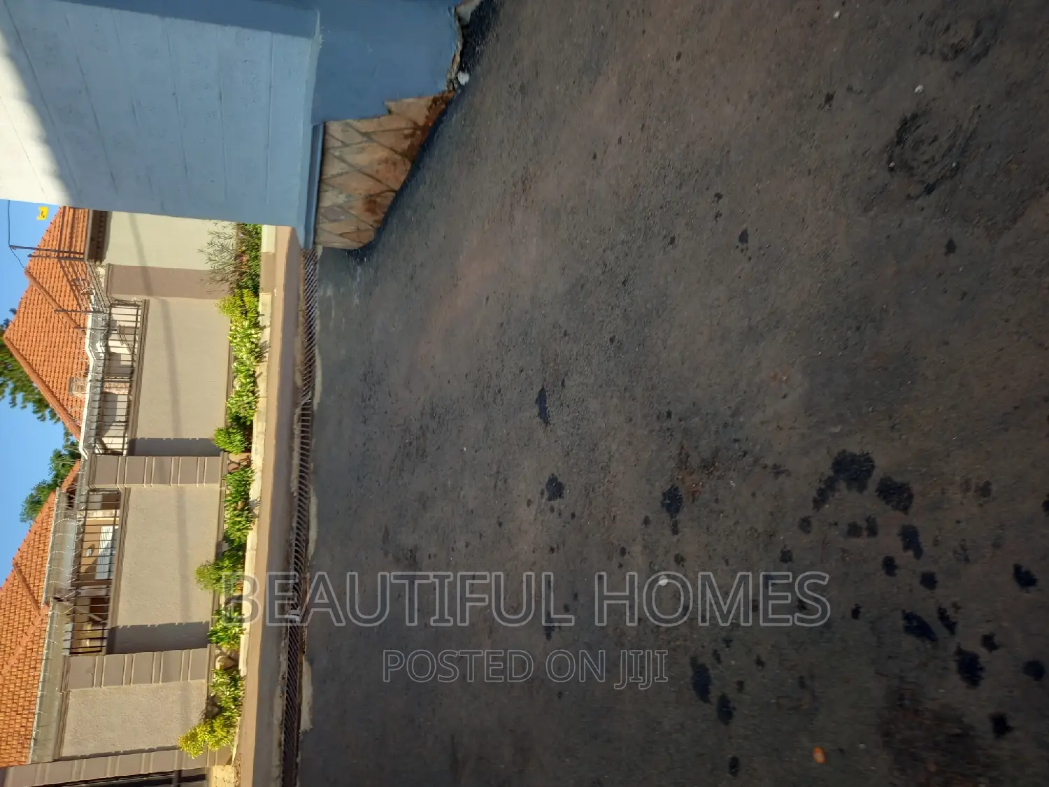 Furnished 6bdrm Duplex in Kira Executive for sale