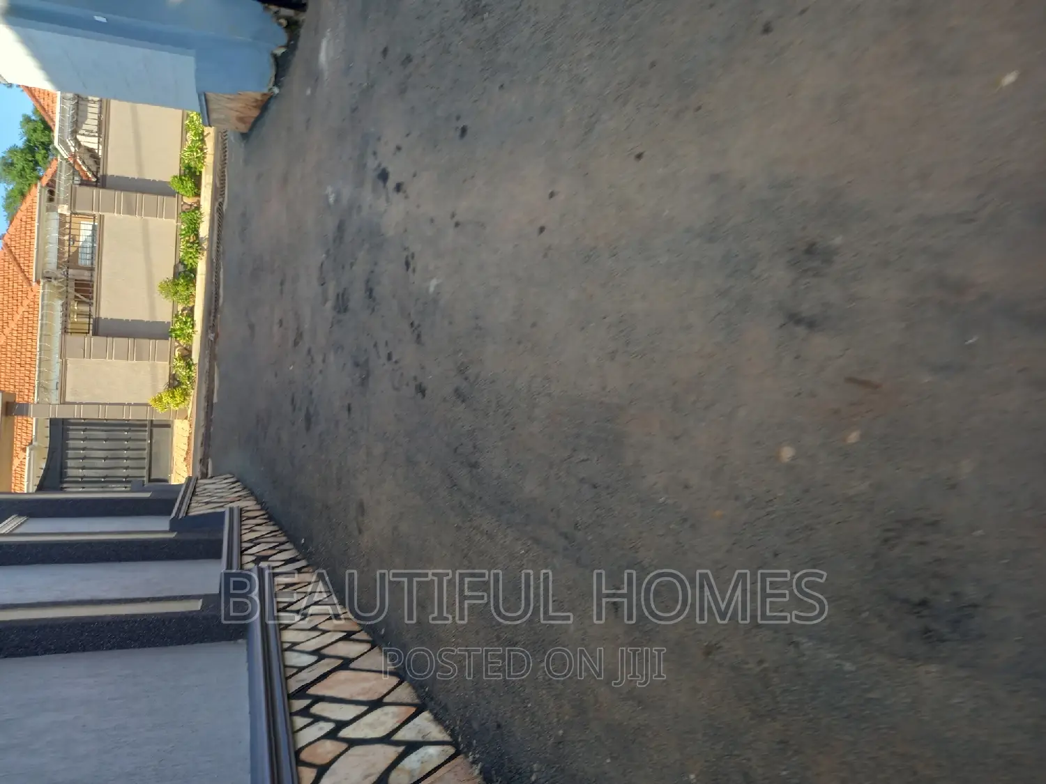 Furnished 6bdrm Duplex in Kira Executive for sale