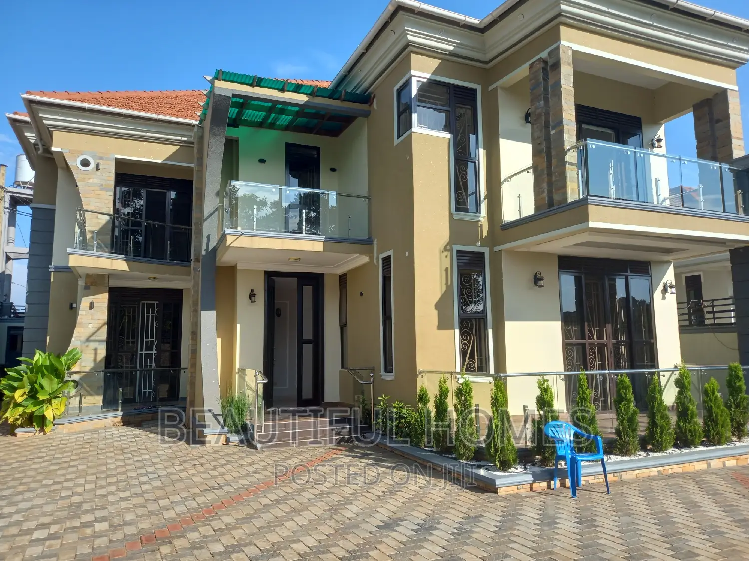Furnished 6bdrm Duplex in Kira Executive for sale